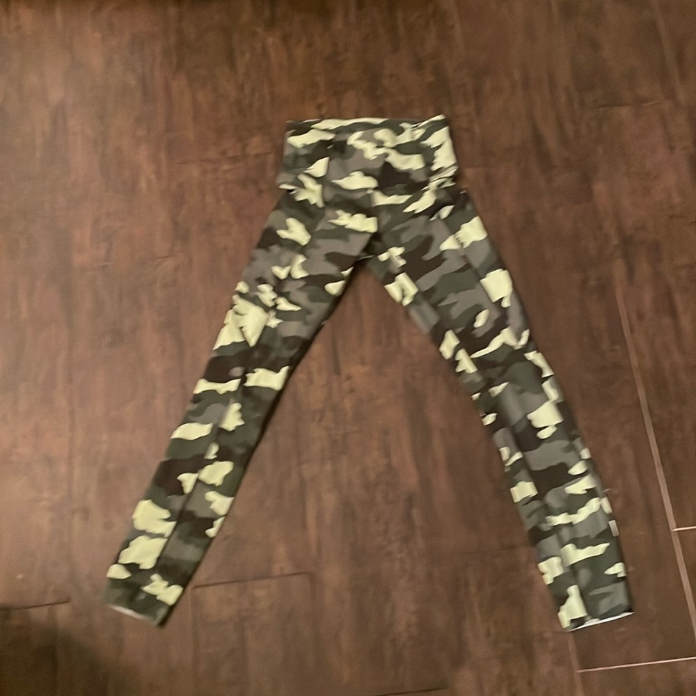 Green Camouflage Lululemon leggings!